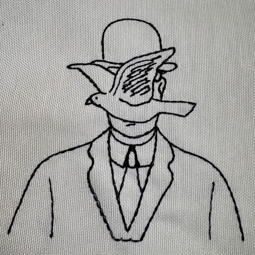 Файл вышивки Человек в котелке / Рене Магритт