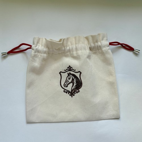 Файл вышивки Лошадь в декоративном щите