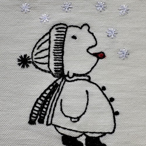 Файл вышивки Малыш и снежинки