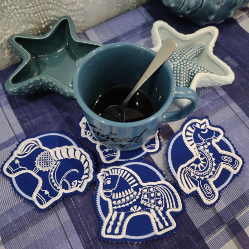 Файл вышивки Лошадки-подстаканники