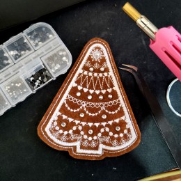 Файл вышивки Пряничная елочка. Проект в пяльцах