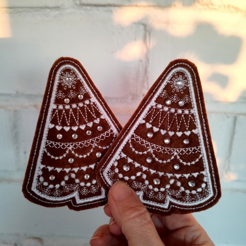 Файл вышивки Пряничная елочка. Проект в пяльцах