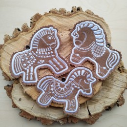 Файл вышивки Набор "Пряничные лошадки"