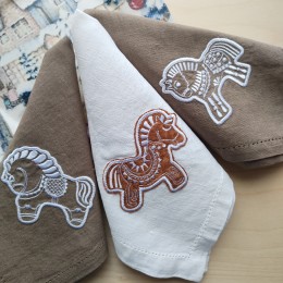 Файл вышивки Набор "Пряничные лошадки"