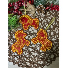 Файл вышивки Набор "Пряничные лошадки"