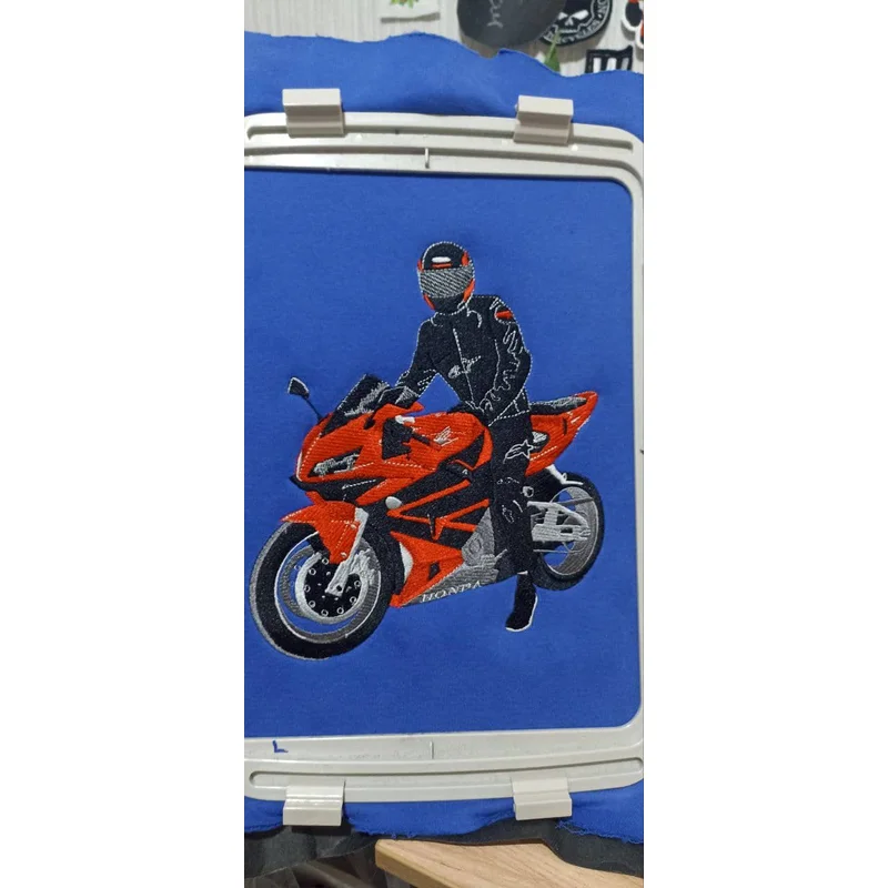 Мотоциклист на Honda