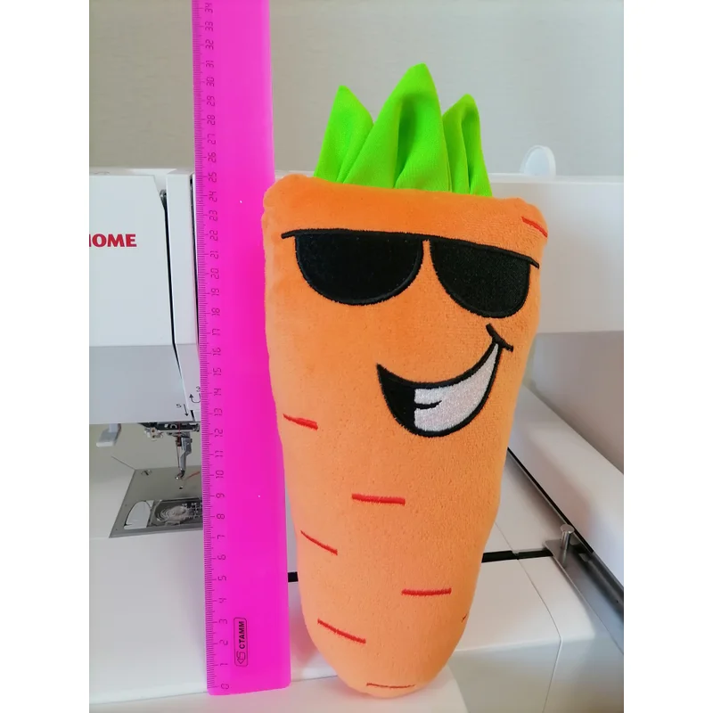 Игрушка в пяльцах Крутая морковка